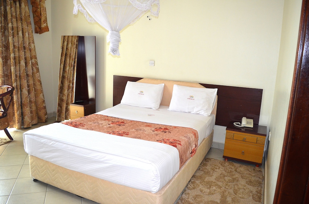 Victoria Travel Hotel 10/50