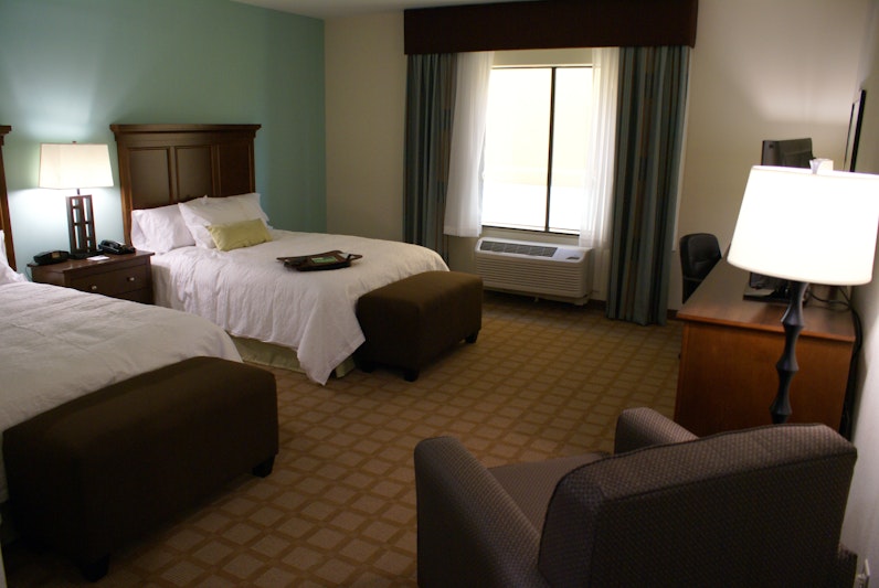 Hampton Inn Suites Center TX 14/30
