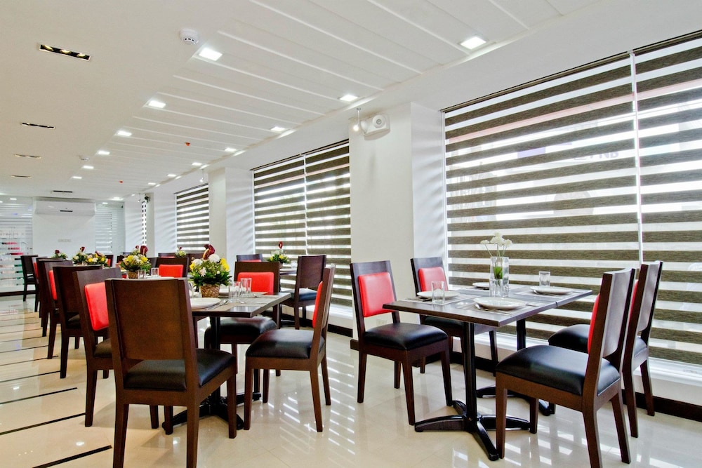 Tyche Boutique Hotel 38/41