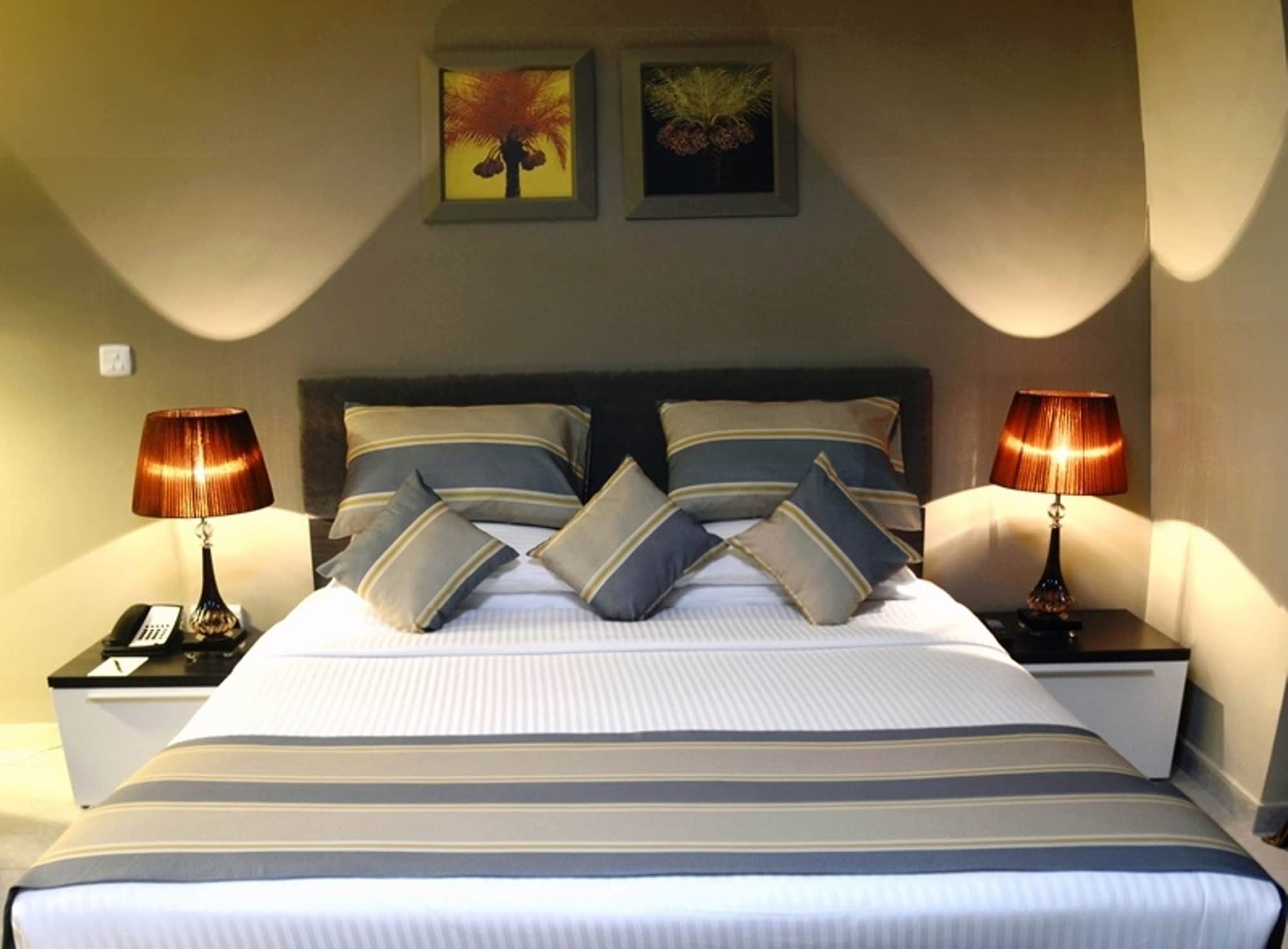 2 BEDROOMS, SUITE