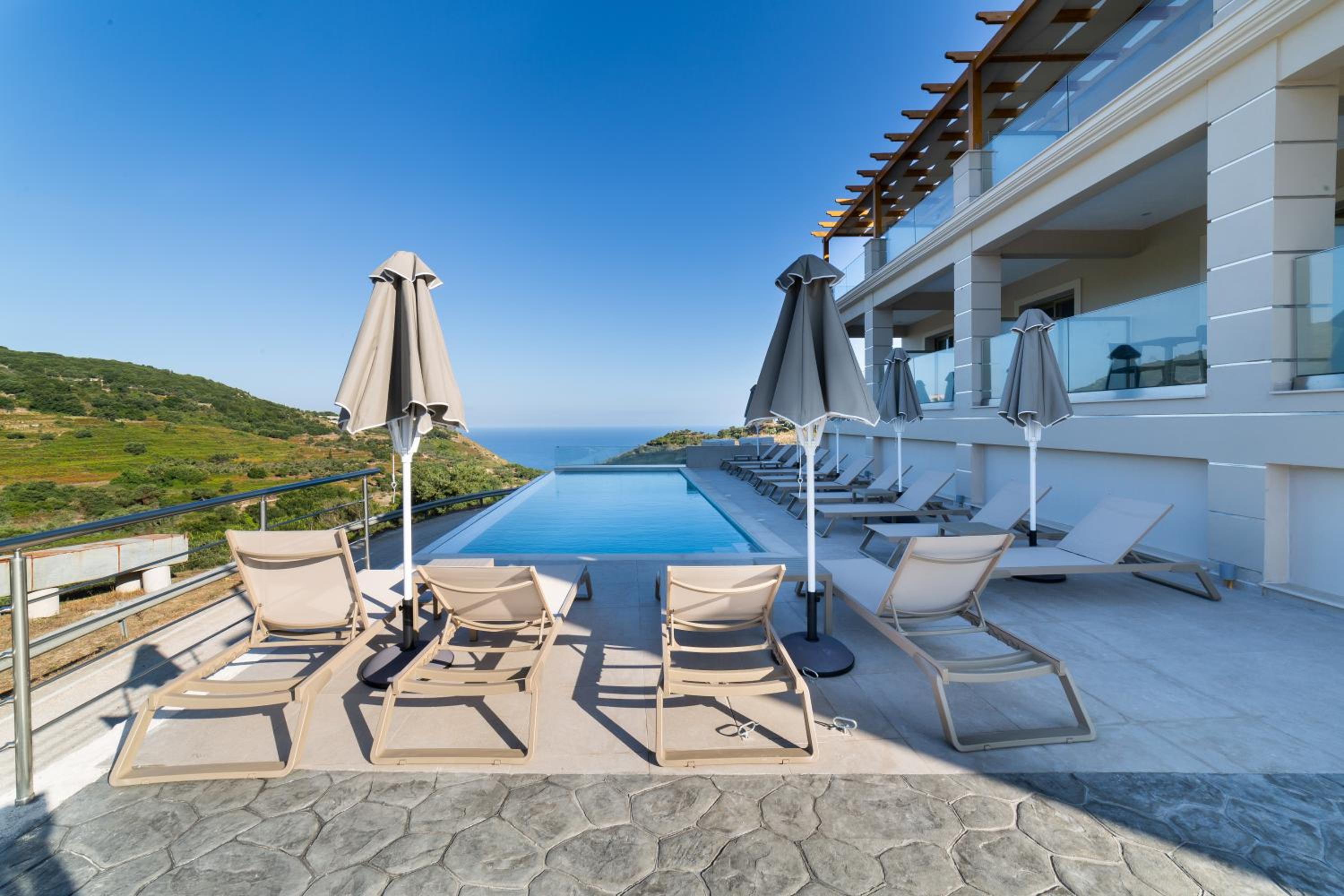 Sky View Suites 45/50