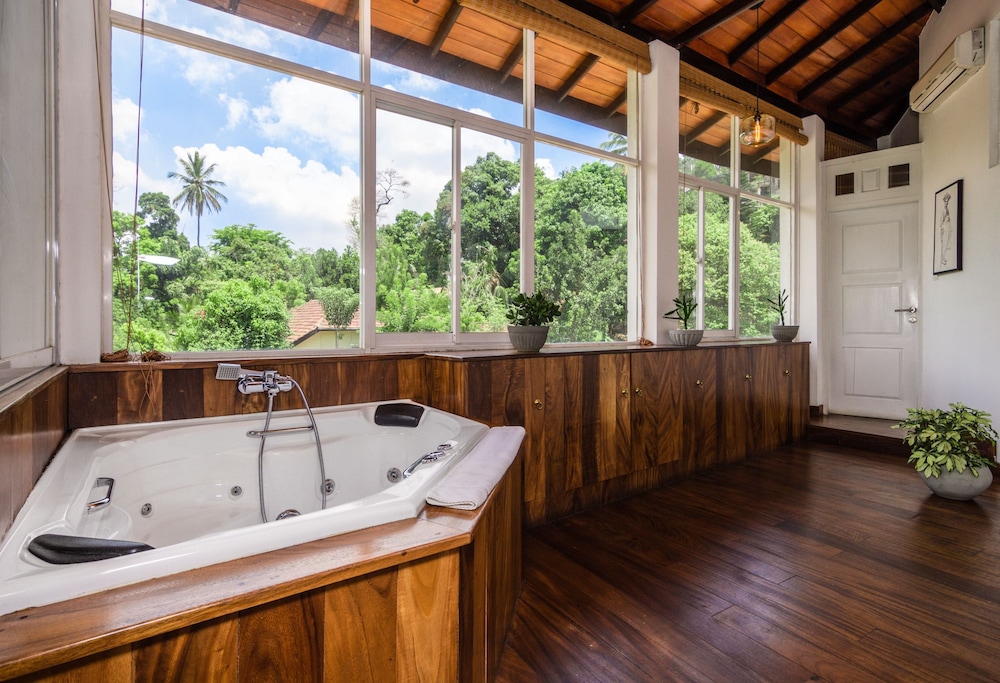 Viyana Boutique Hotel 50/70