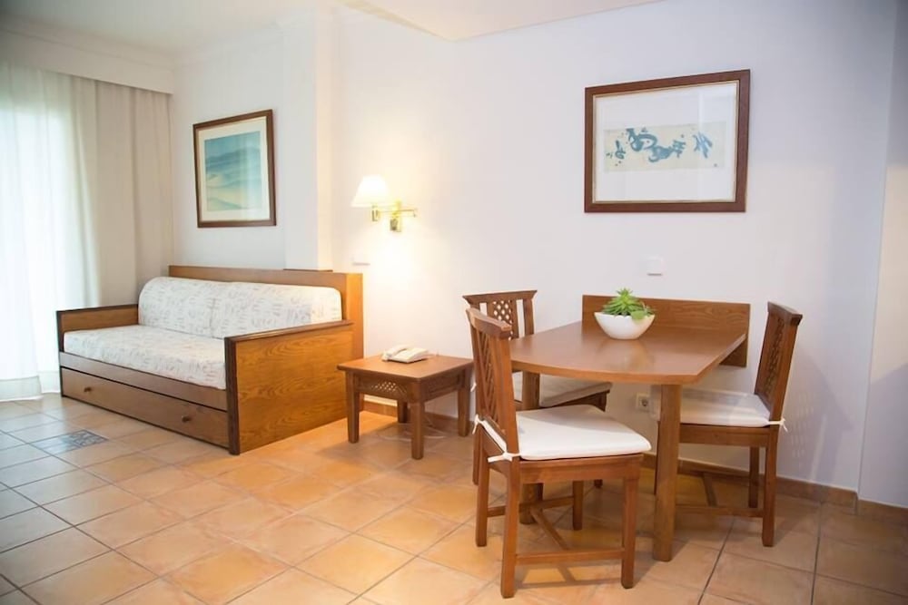 Vell Mari Hotel and Resort 40/62