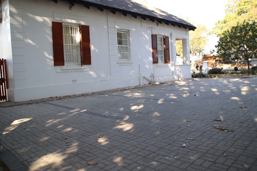 Petal's Place Guest House 33/39