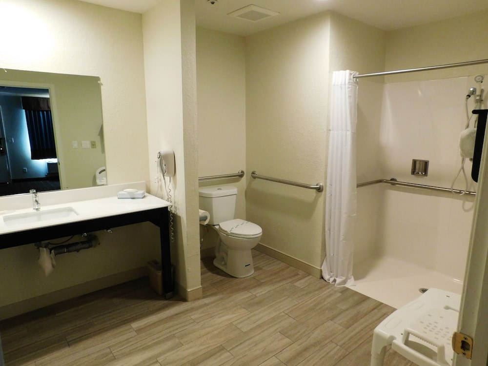 Travelodge by Wyndham Angels Camp CA 13/35