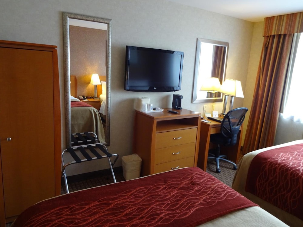 Comfort Inn Bellerose 38/46