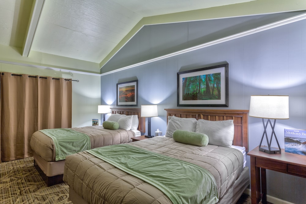 Big Sur Lodge 17/67