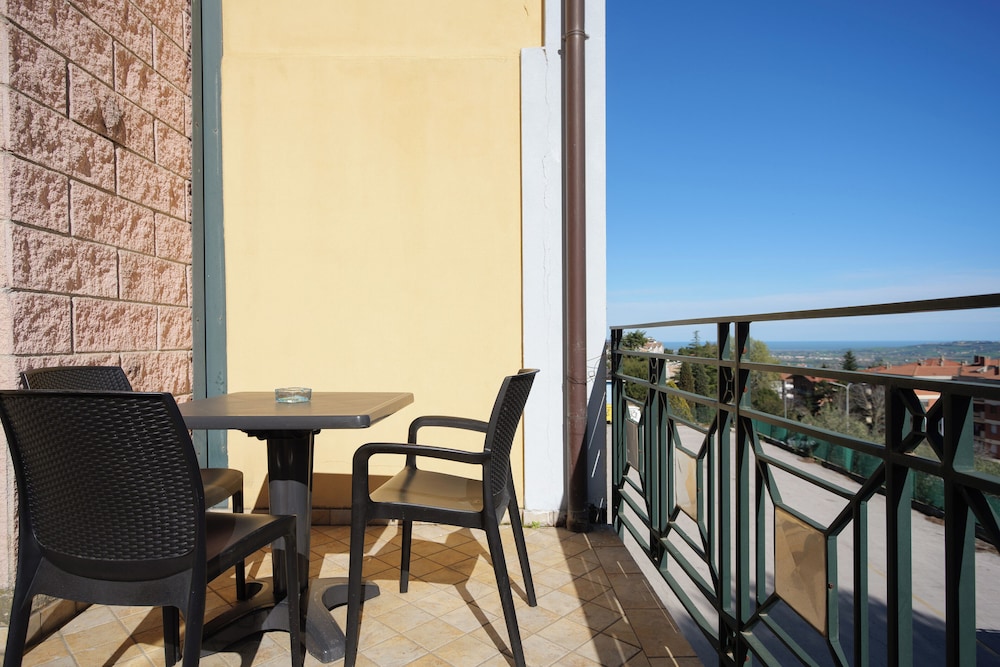 Albergo Ristorante Pizzeria Tonino 39/50