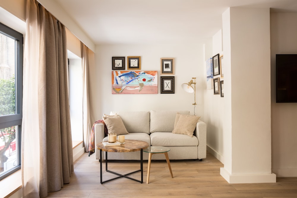 PUERTA CATEDRAL SUITES 34/50