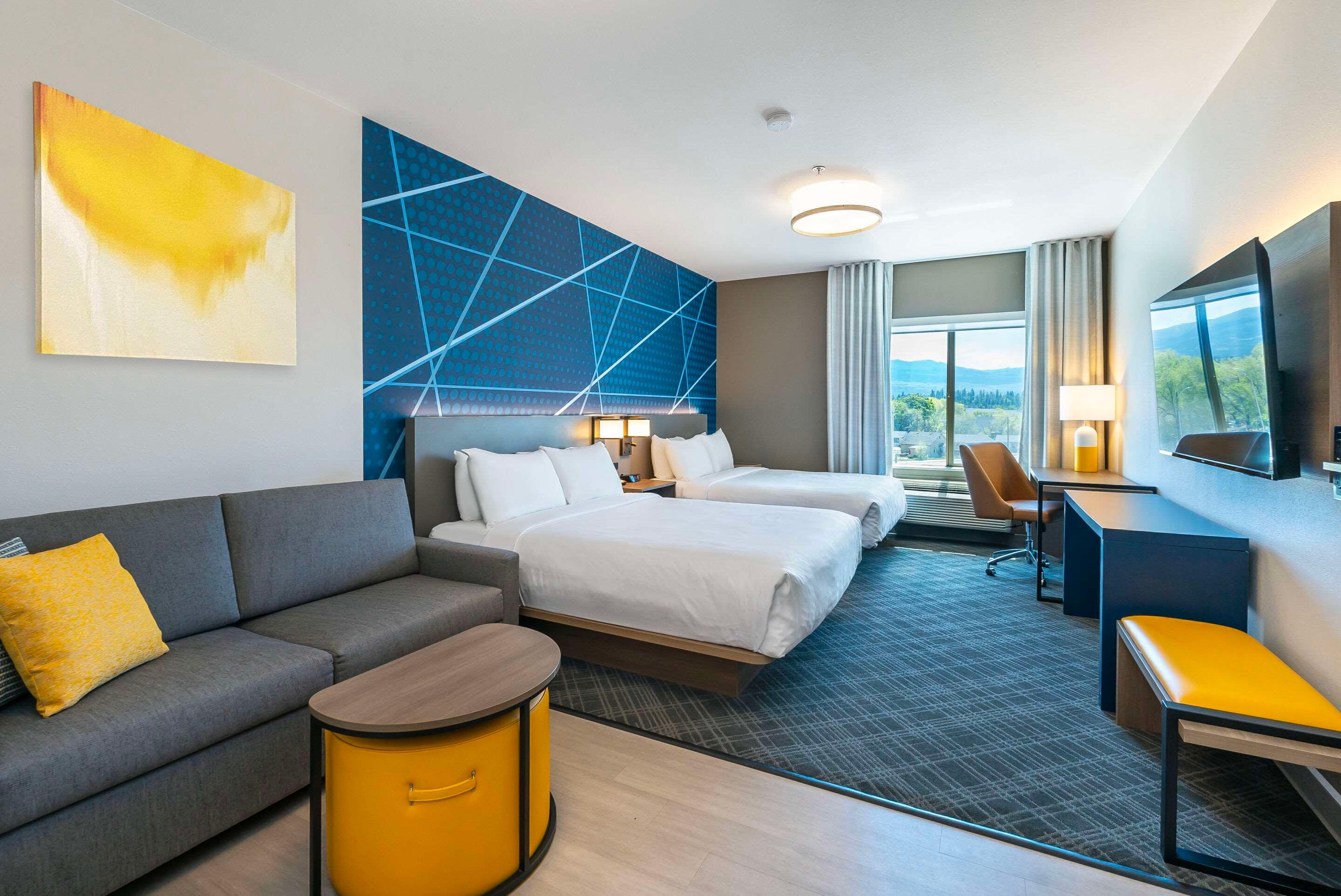 UPGRADE, 2 QUEEN BEDS