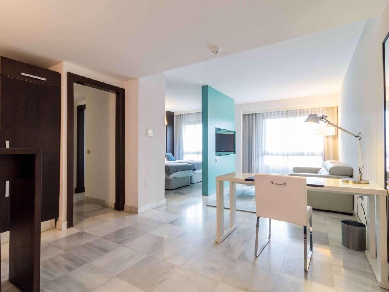 Suittes Hotel 15/36