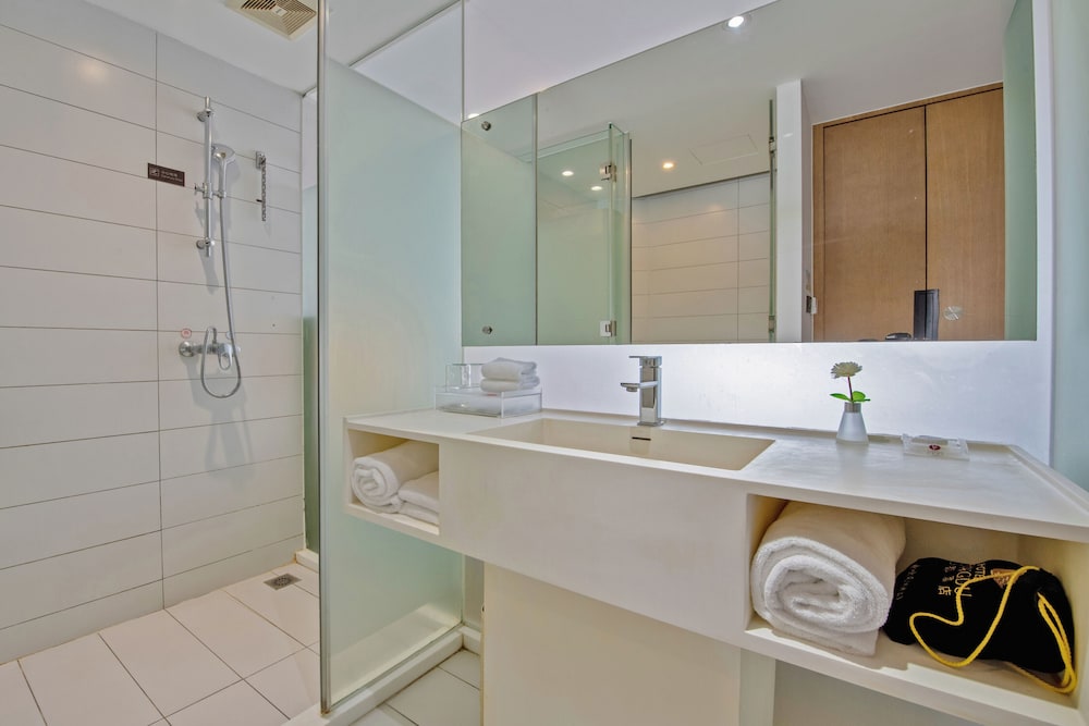 Shenzhen Hongdu Hotel 6/60