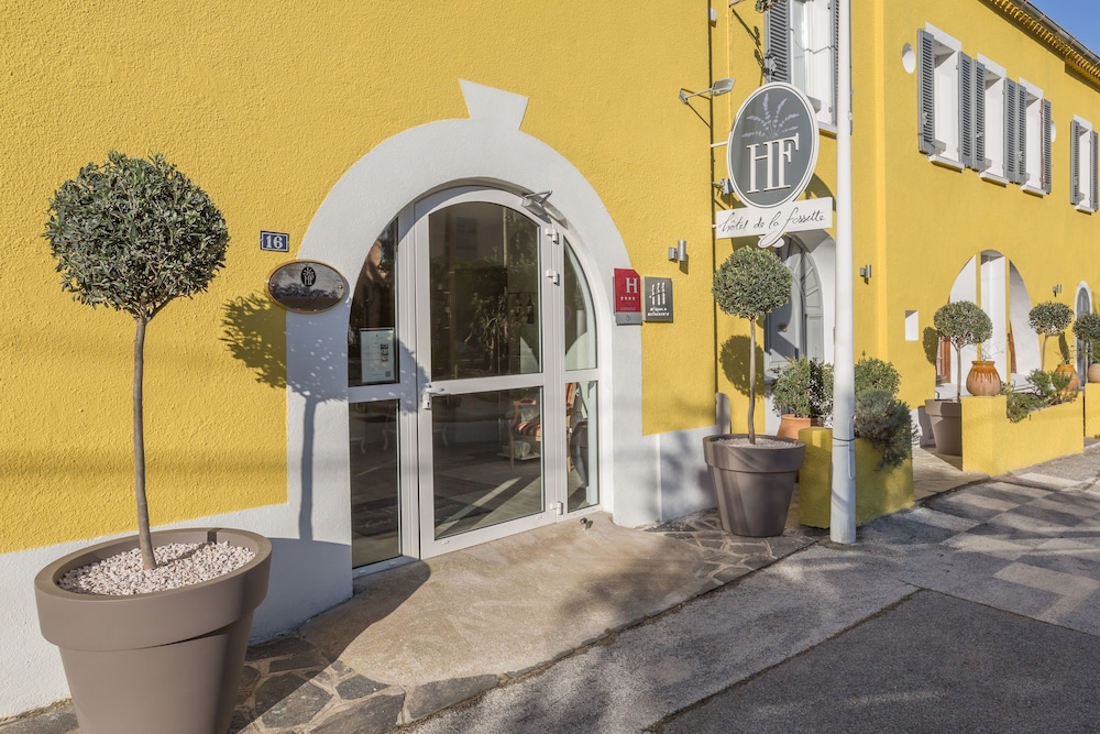 Hôtel De La Fossette 29/40