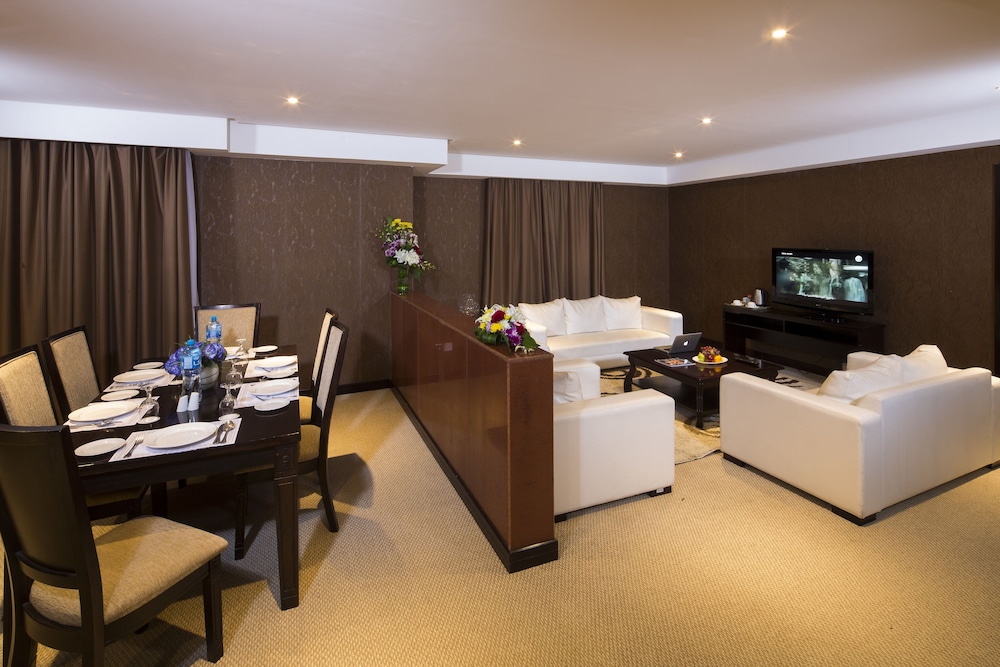 Monroe Hotel Bahrain 61/66