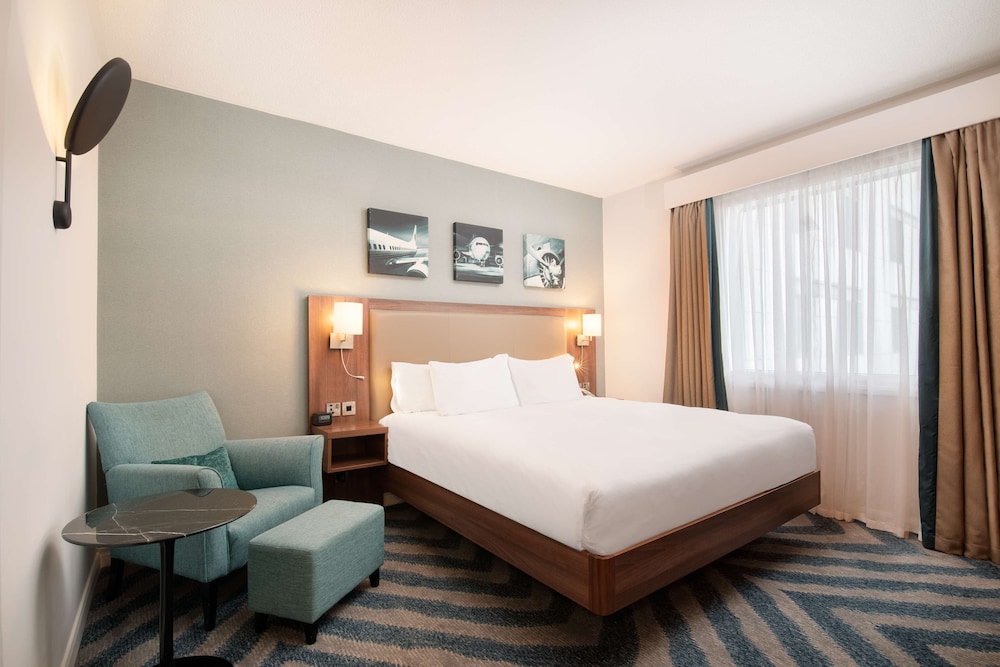 ROOM, KING BED