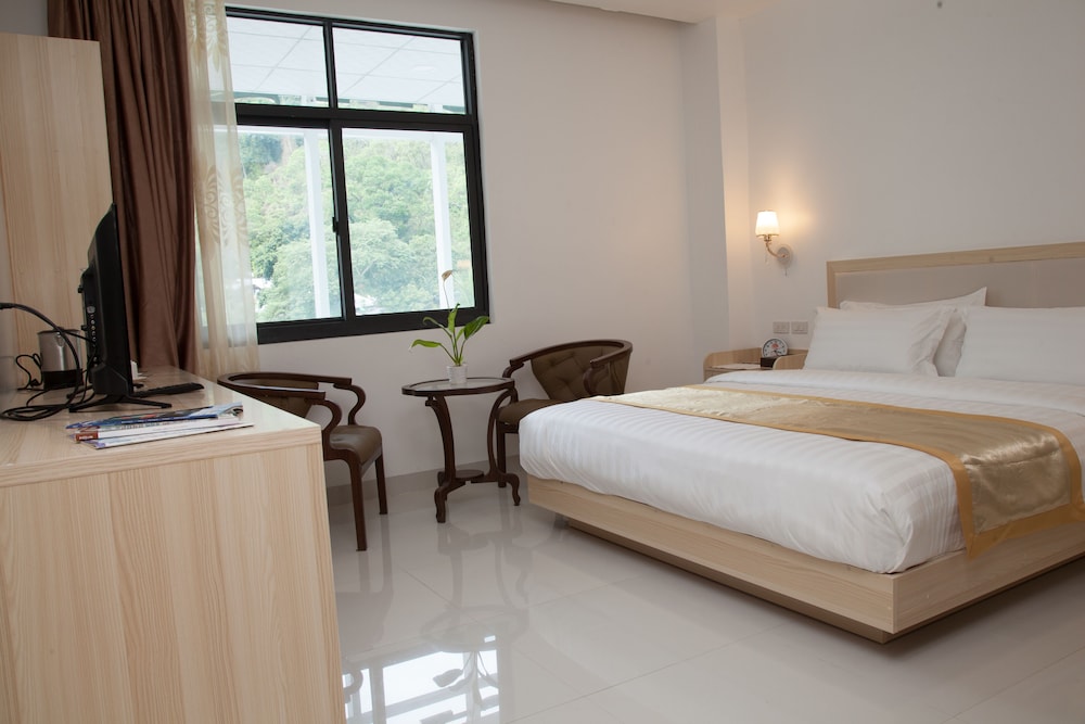 One El Nido Suite 46/96