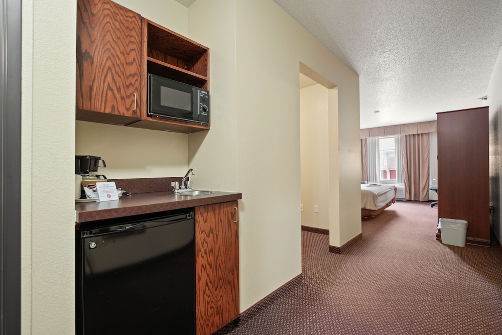 Usa Stay Hotel and Suites 30/48