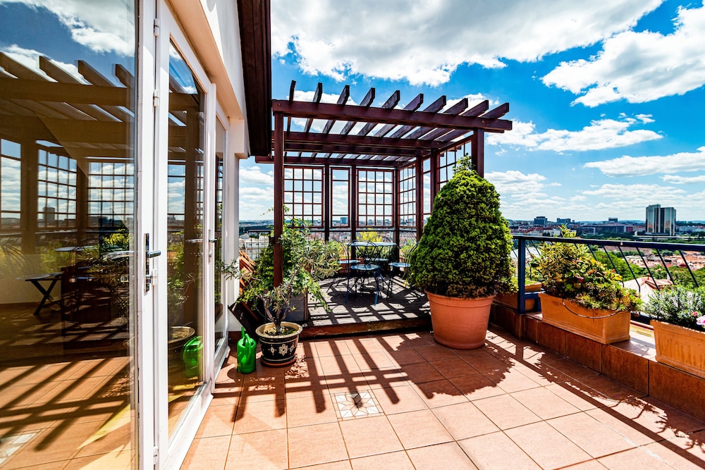 Orion Hotel Prague 58/68