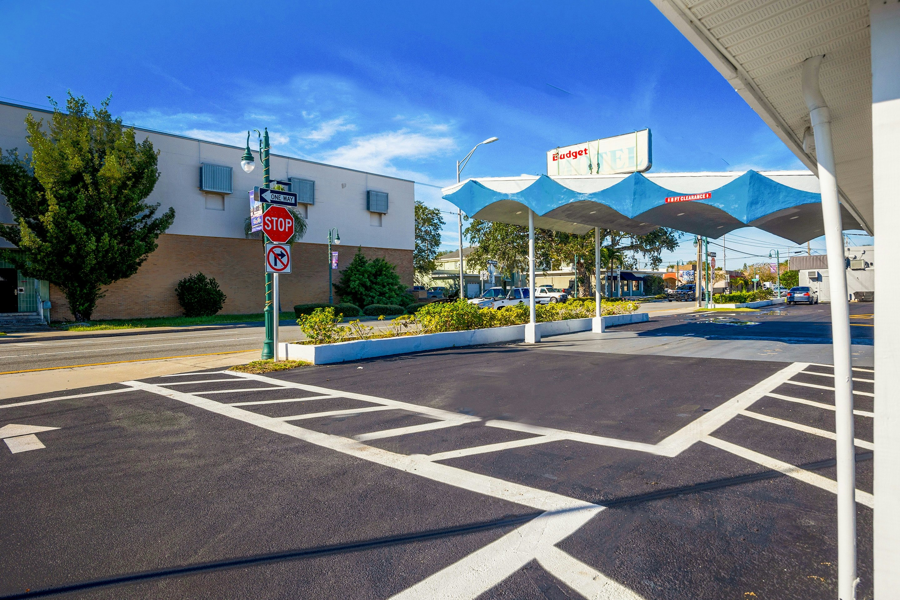 Sunrise Inn by OYO Titusville FL 23/35