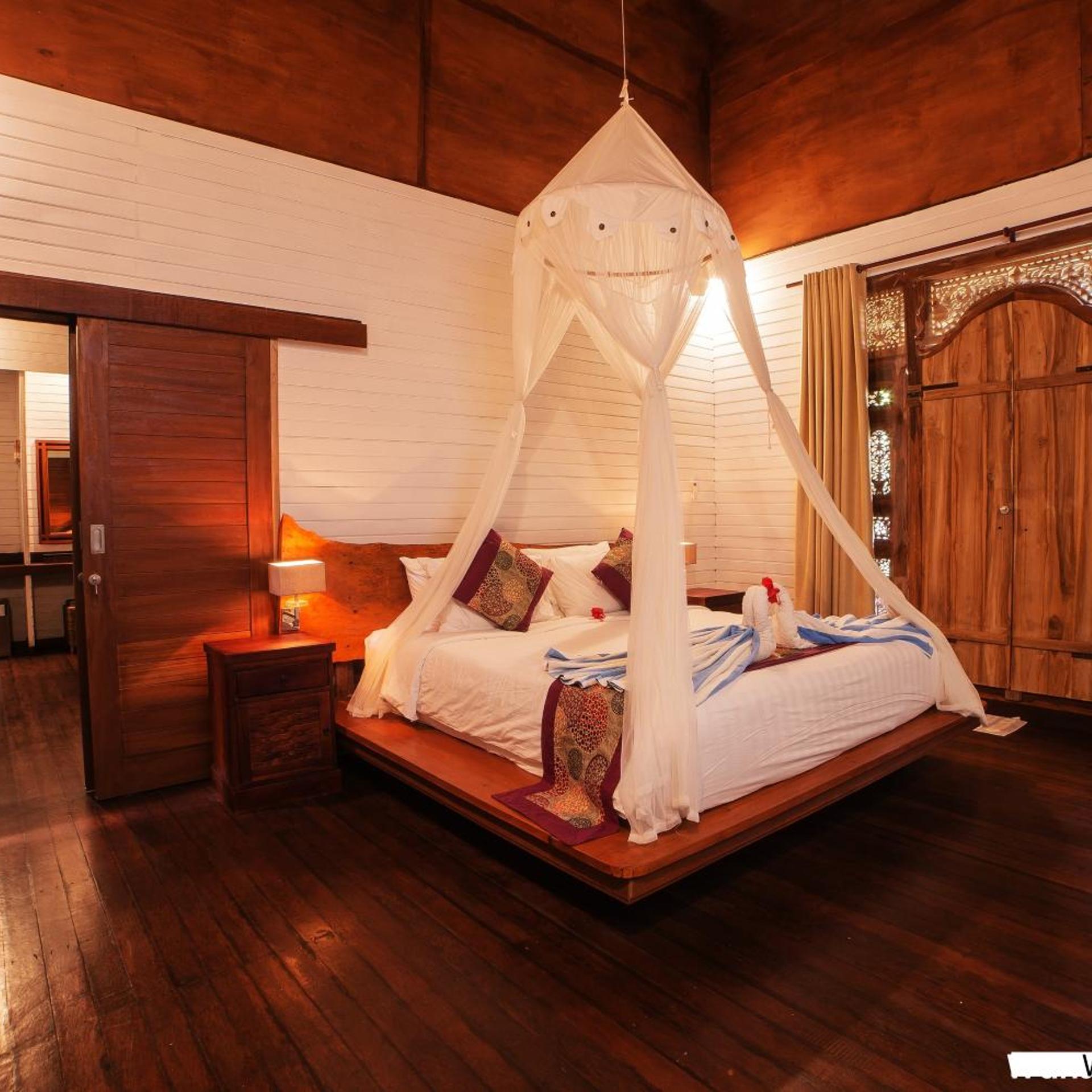 Warisan Villa 2/50