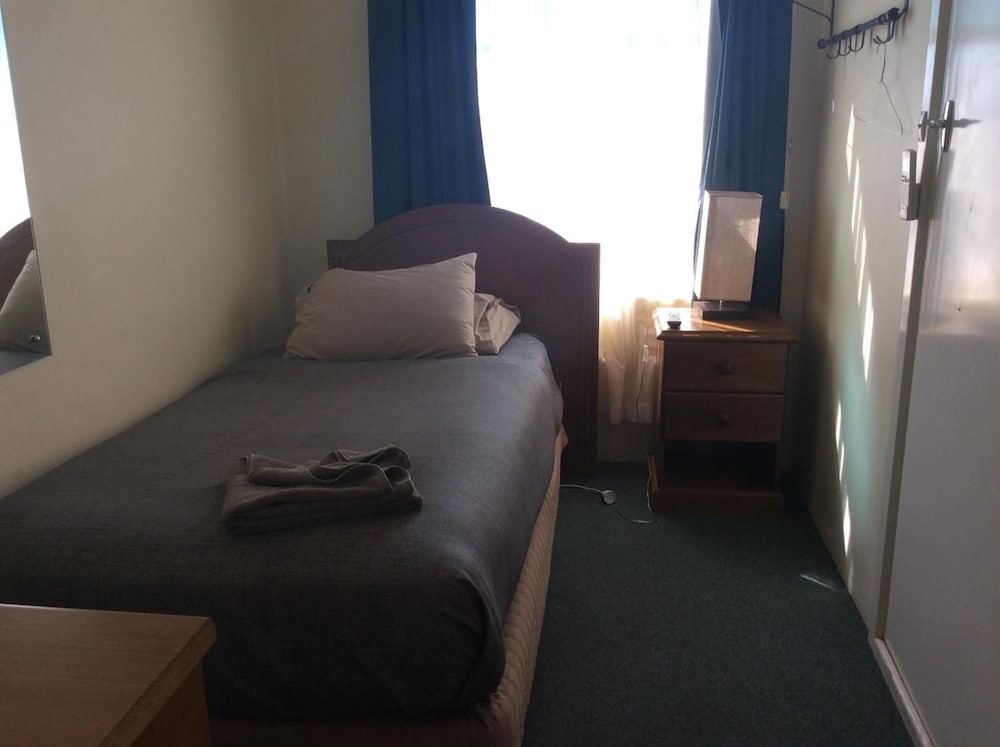 The New Whyalla Hotel 13/33