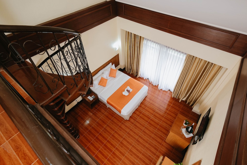 The Suites at Mount Malarayat 24/60
