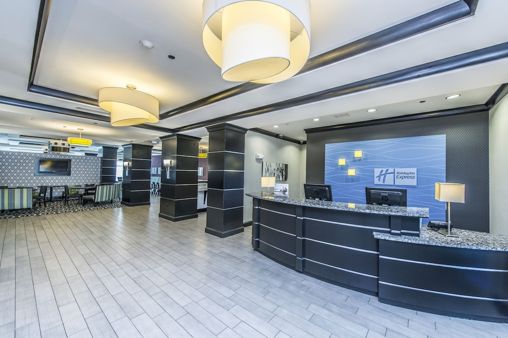 Holiday Inn Express Hotel And Suites Charleston Arpt Conv Ctr Area 6/67