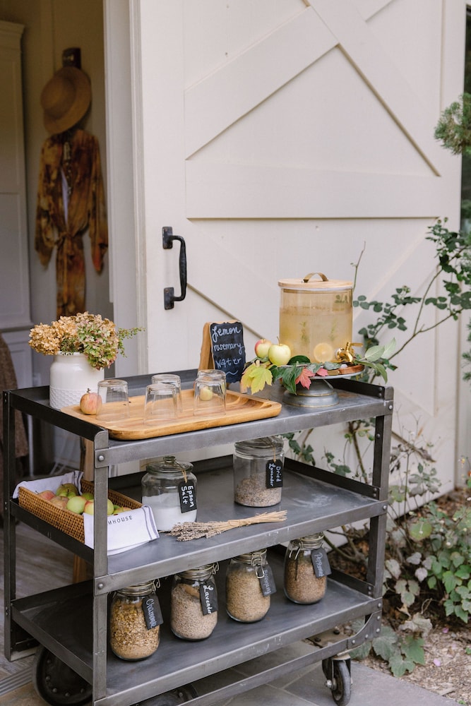 FARMHOUSE INN 11/50
