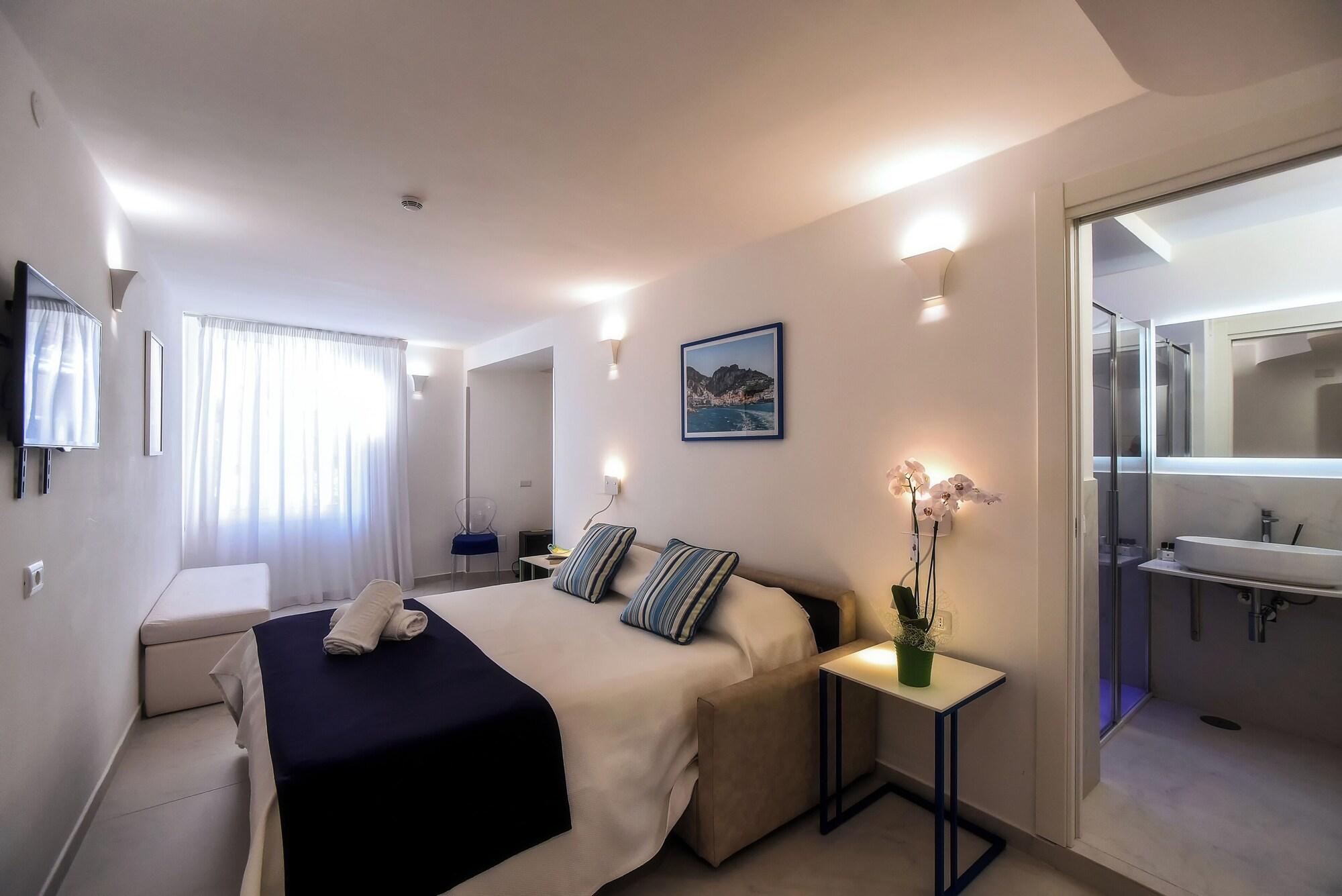 غرفة سوبيريور عائلية، Hotel Amalfi 2/3
