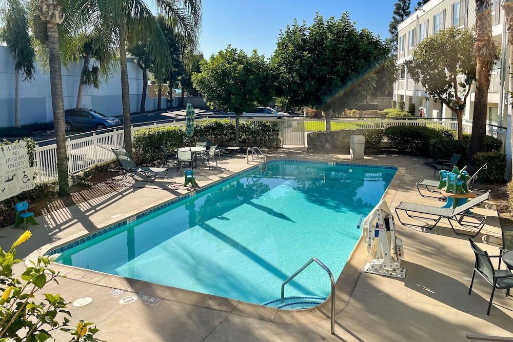 Quality Inn Placentia Anaheim Fullerton 7/50
