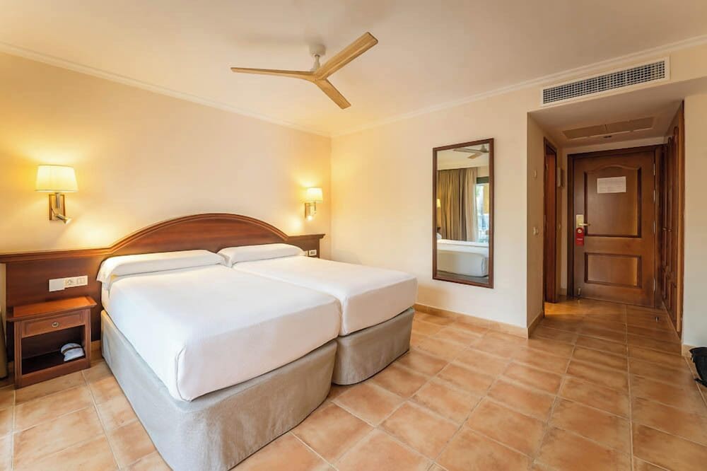 Standard, Single, Double Bed, Pool View, Terrace
