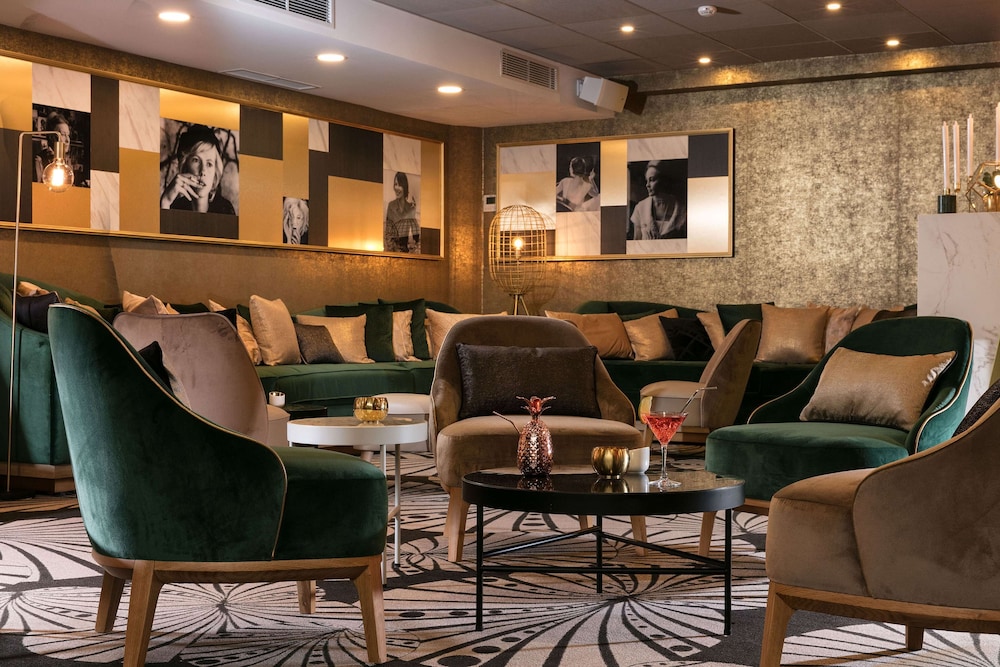 Niepce Paris Curio Collection By Hilton 29/39