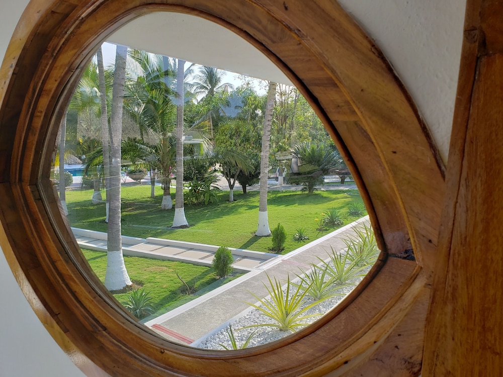Hotel &amp; Club Campestre Altos Paraiso 13/50