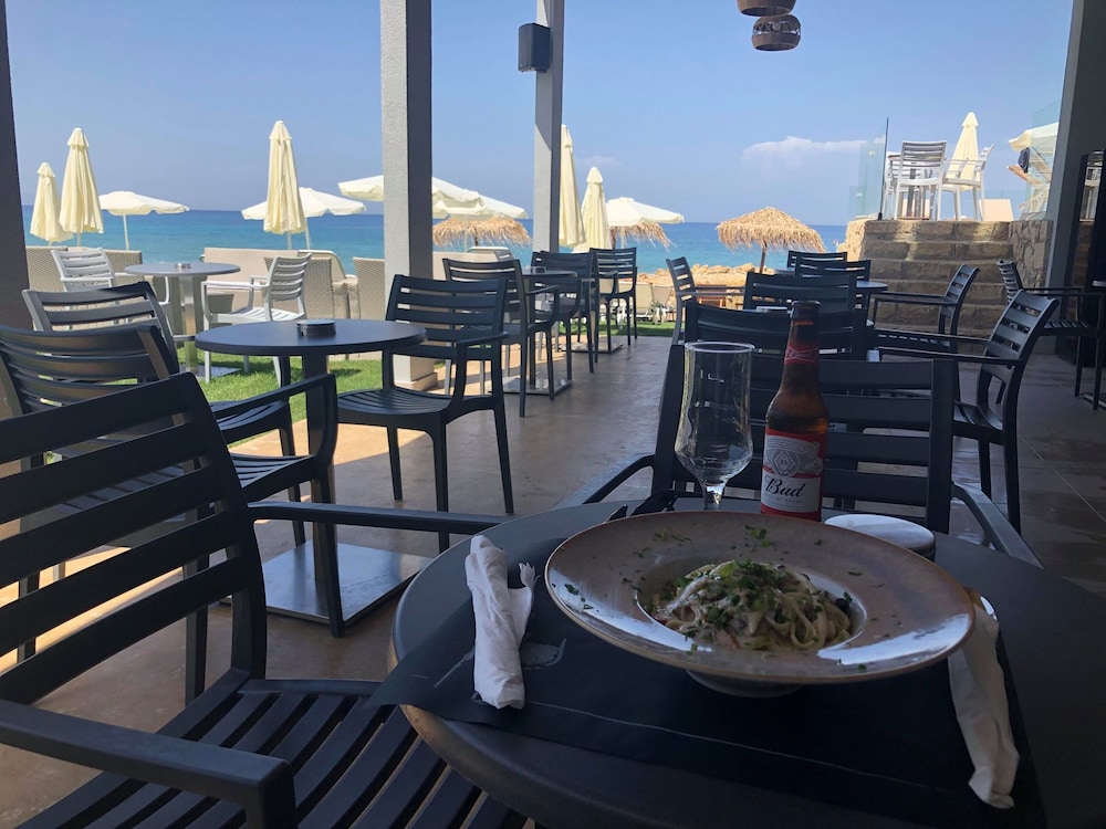Golden Coast Resort 17/46