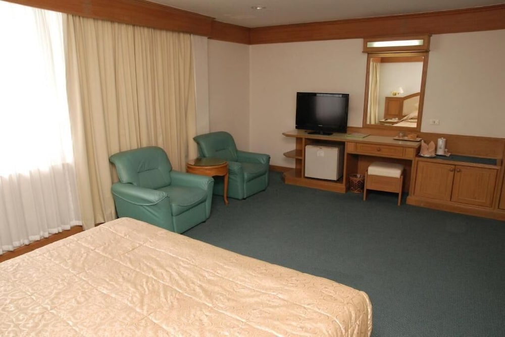 Dhevaraj Hotel 16/62