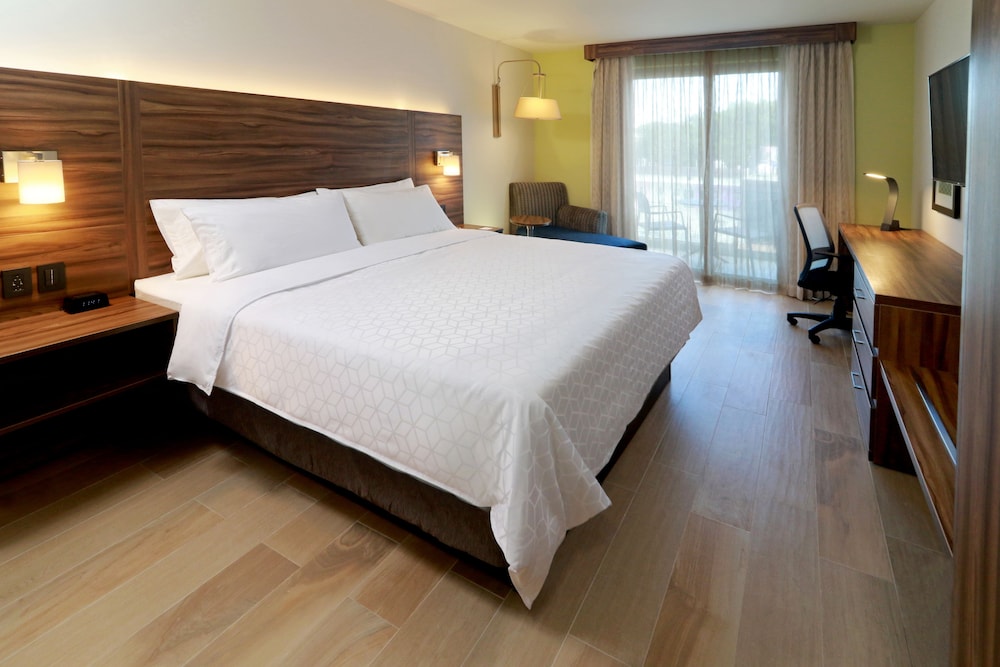 Holiday Inn Express And Suites Playa Del Carmen 14/74