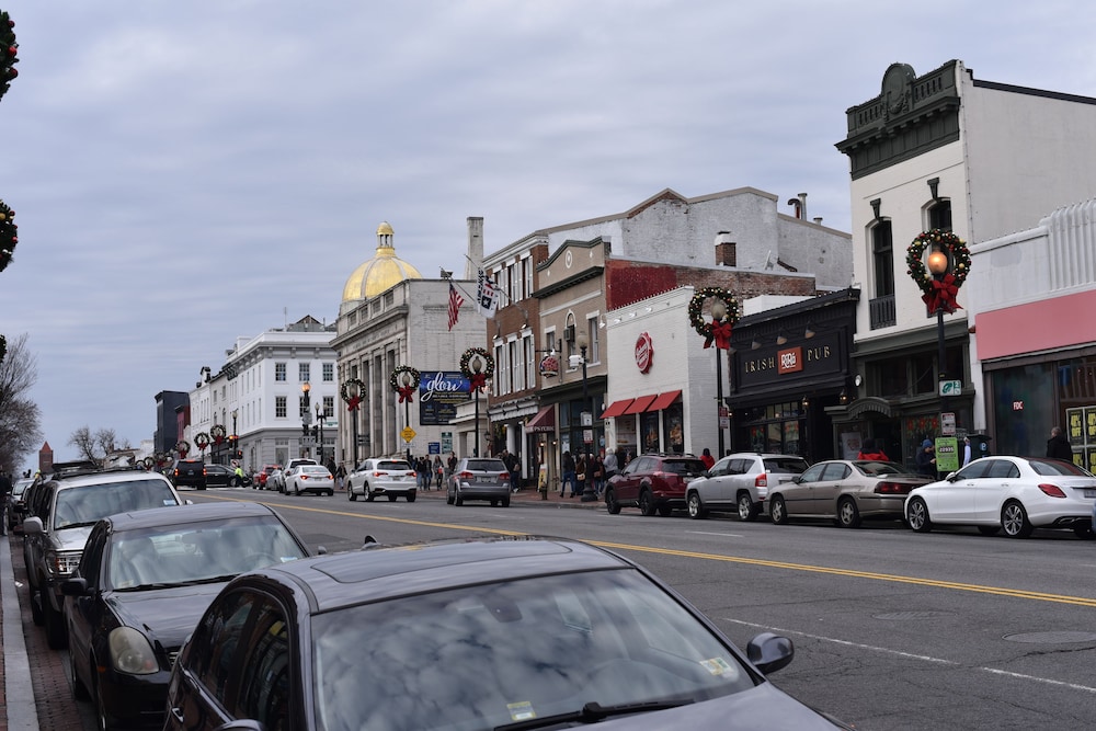 The Georgetown House 33/50