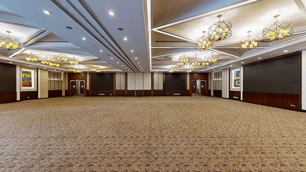 Gurmon Hotels Sohna Road Gurugram a Member of Radisson Individuals 14/75