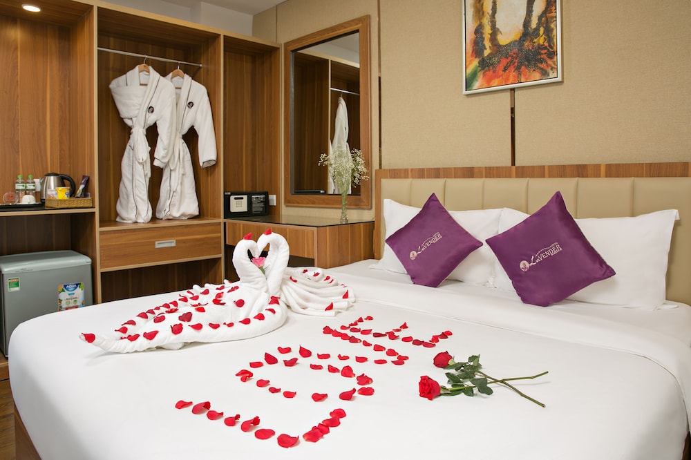 Lavender Riverside Hotel 18/38