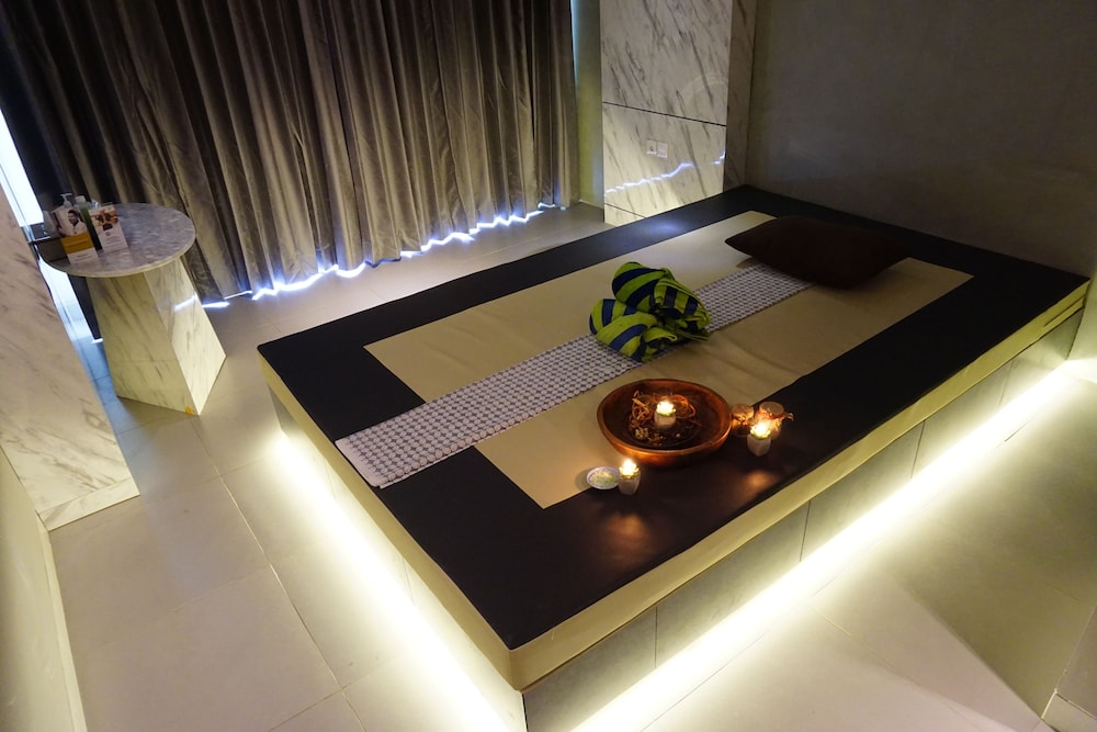 MERCURE BANDUNG CITY CENTRE 8/75