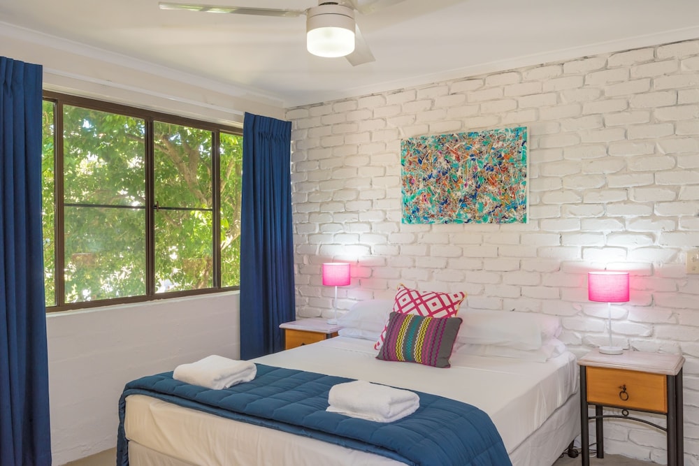 MUNNA BEACH APARTMENTS 41/66