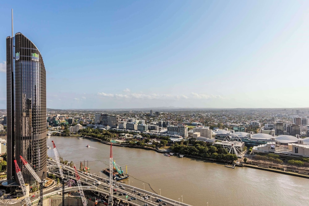 Oaks Brisbane Casino Tower Suites 45/50
