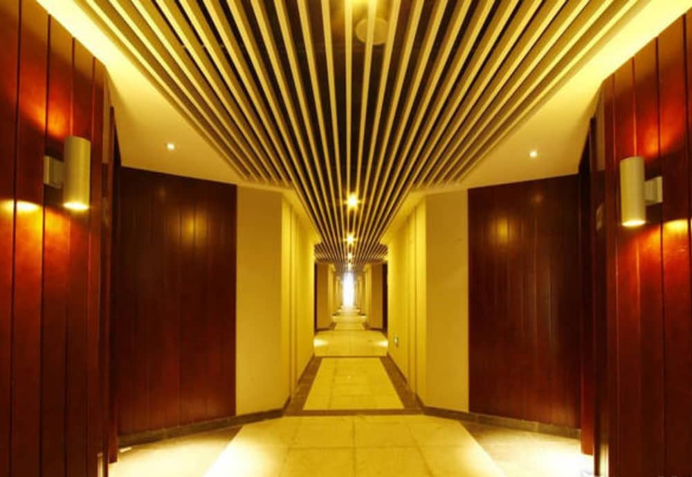 Sanya Serenity Coast Marina Hotel 8/61