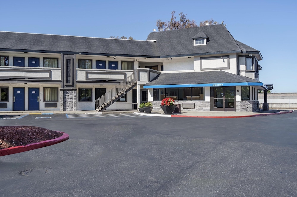 Motel6 Fremont, CA – North 44/58