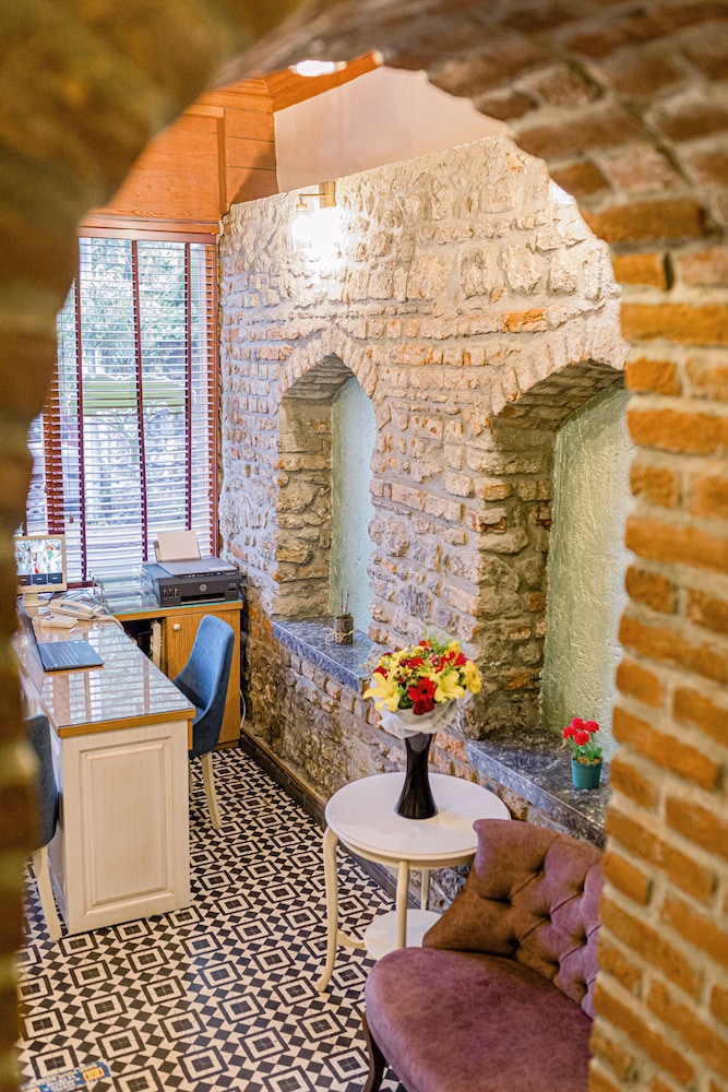Acacia Mansion Hotel 32/49