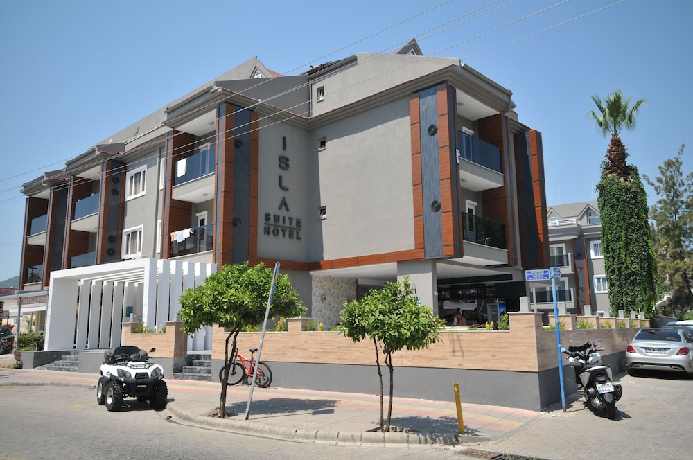 Isla Suite Hotel 36/46