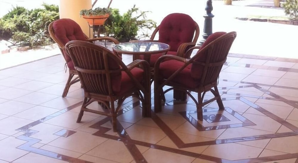 Artemision Hotel 25/28