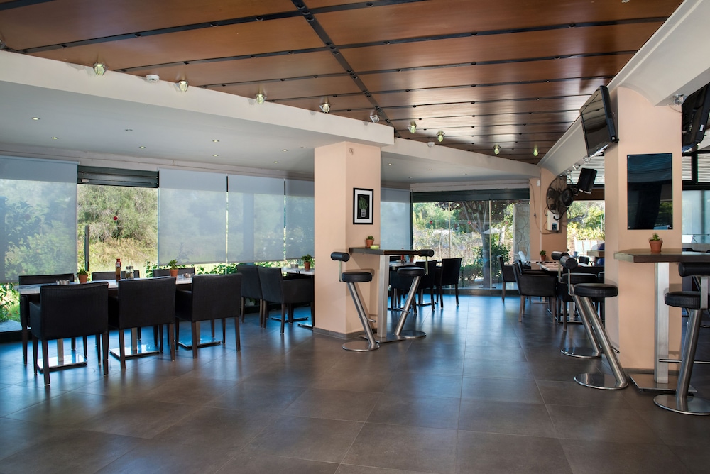 Kavos Plaza Hotel 28/50