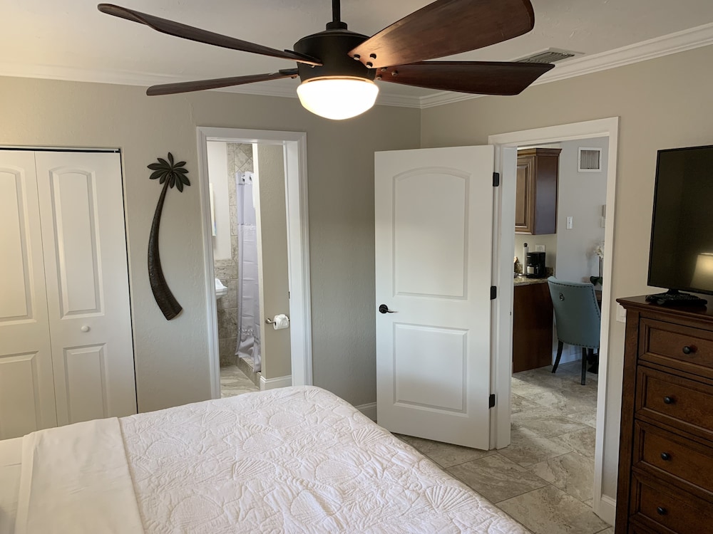 Twin Palms at Siesta 8/50