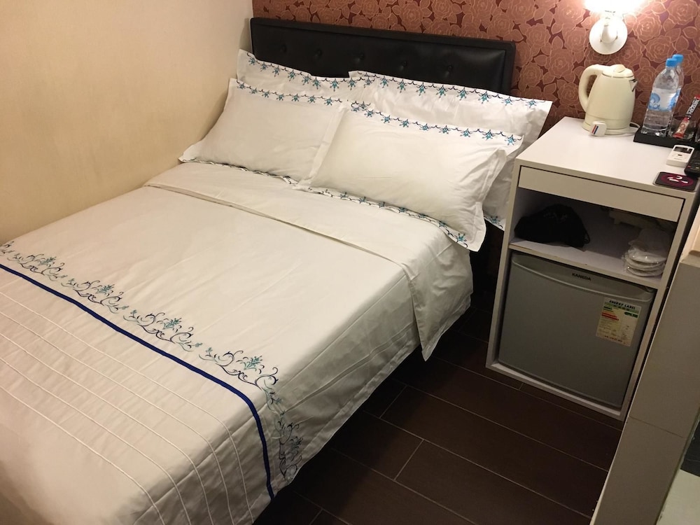 California Hotel 20/50